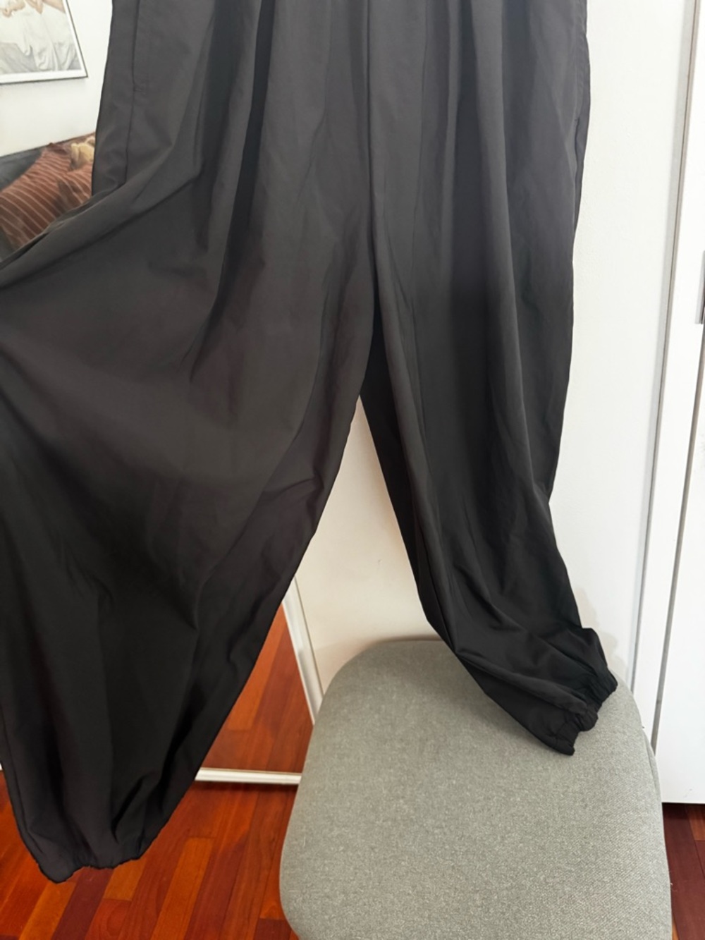 OFFLINE By Aerie Nice Moves Balloon Pant in Black - Picture 6 of 7